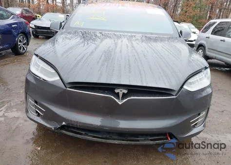 2016 Tesla Model X 60D/70D/75D/90D/P100D z USA, uszkodzony, nr VIN 5YJXCBE21GF027909